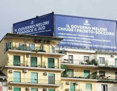 In Campania spuntato cartelloni pubblicitari contro il governo Meloni