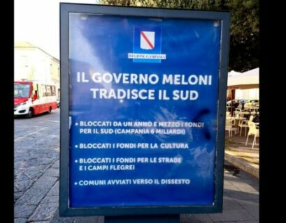 In Campania montano le polemiche contro i cartelloni pubblicitari voluti dalla Regione