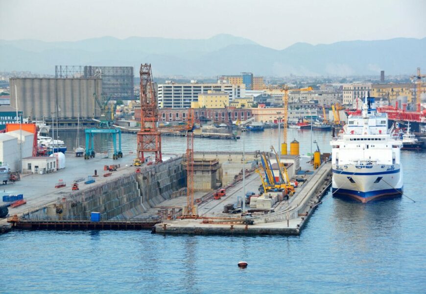 Porto di Napoli, arriva un nuovo grande bacino di carenaggio galleggiante