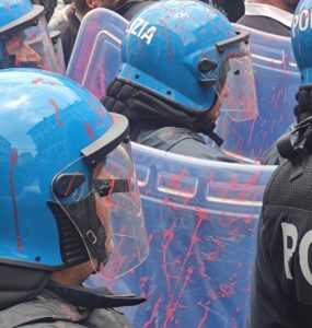 Fratelli d'Italia Napoli: "Massima solidarietà e vicinanza ai poliziotti aggrediti in Piazza dei Martiri"