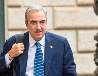 Forza Italia Napoli: " Il Presidente Gasparri l'unico in parlamento ad interessarsi degli LSU"