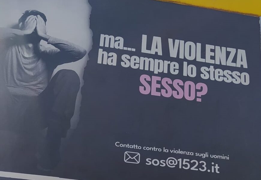 Il Comune di Napoli prende le distanze dai manifesti contro la violenza sugli uomini